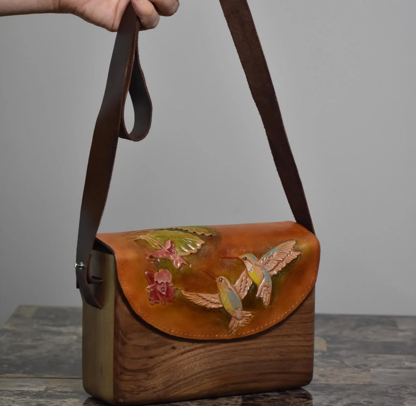 Luxury Wooden Women Bag with 3 Engraved Leather Tops