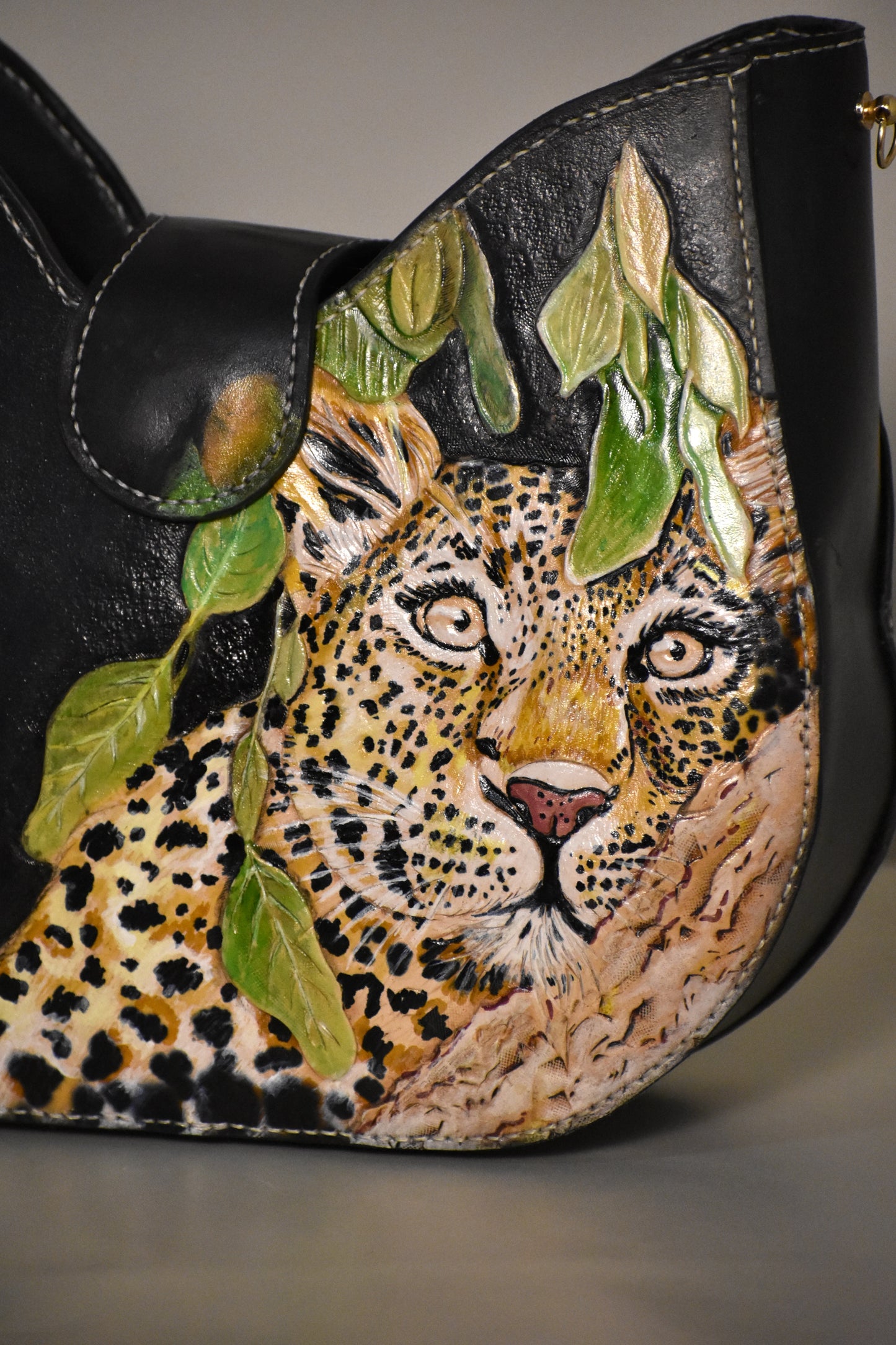 Leoparda Noir – Handmade Luxury Leather Bag with Chain